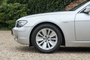 Immagine 30/50 di BMW 750i (2007)