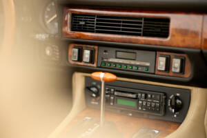 Image 24/37 de Jaguar XJ-S Convertible (1989)