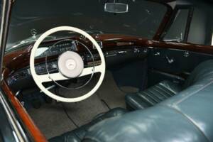 Bild 19/49 von Mercedes-Benz 220 SE (1960)