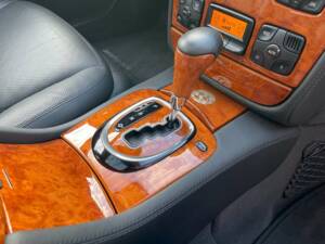 Bild 13/20 von Mercedes-Benz S 55 AMG (2001)