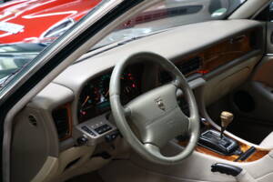 Bild 12/29 von Jaguar XJ6 3.2 Executive (1997)