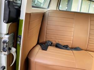 Image 28/73 of Volkswagen T2b Kombi (1978)