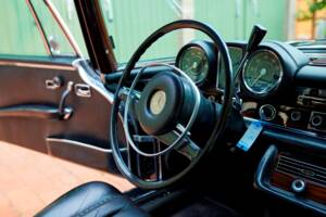 Imagen 146/199 de Mercedes-Benz 280 SE 3,5 (1971)