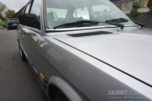 Image 31/59 of BMW 528i (1982)