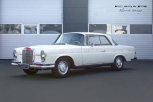 Image 1/32 of Mercedes-Benz 250 SE (1967)