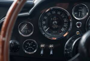 Bild 18/27 von Aston Martin DB 6 Mk II (1971)