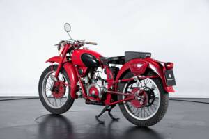 Image 2/50 de Moto Guzzi 250 SS (1950)