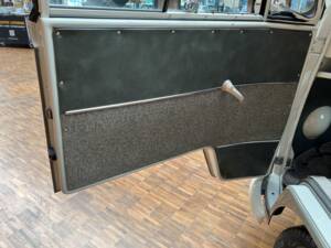 Image 16/36 of Volkswagen T1 minibus (1963)