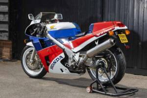 Image 42/50 of Honda VFR 750R RC 30 (1989)