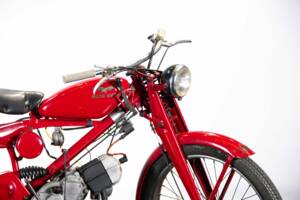 Immagine 33/50 di Moto Guzzi Motoleggera 65 (1951)
