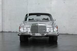 Image 11/49 de Mercedes-Benz 280 SE (1970)