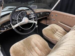 Image 2/8 of Mercedes-Benz 190 SL (1959)