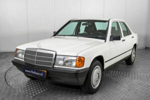 Image 17/50 of Mercedes-Benz 190 D (1985)