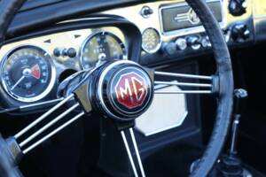 Image 36/50 de MG MGB (1966)