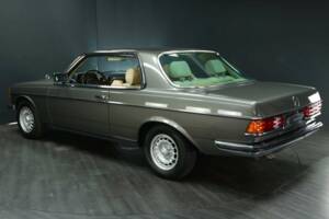 Image 4/30 of Mercedes-Benz 280 CE (1984)