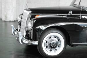 Image 11/50 de Mercedes-Benz 300 c (1956)