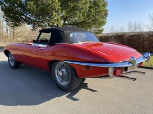 Image 5/62 of Jaguar E-Type (1969)