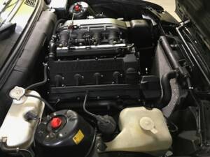 Image 11/13 of BMW 320is (1990)