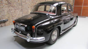 Image 4/26 of Rover 110 (1964)