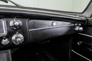 Image 41/50 of MG MGB (1968)