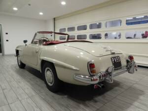 Image 3/15 of Mercedes-Benz 190 SL (1963)