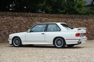 Image 42/50 of BMW M3 (1990)
