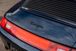 Image 6/68 of Porsche 911 Carrera (1997)