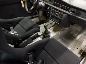 Imagen 11/32 de Mercedes-Benz 190 E 2.5-16 Evolution II (1993)