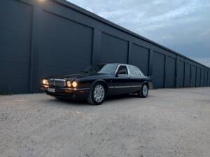 Bild 4/39 von Daimler Super V8 (1998)