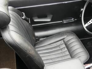 Image 27/74 de Jaguar Type E V12 (1973)