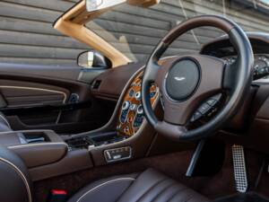 Bild 42/79 von Aston Martin DB 9 GT Volante (2017)