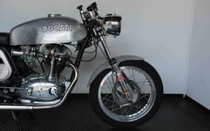 Image 63/64 of Ducati 350 Desmo (1971)