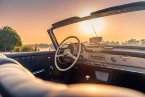 Image 8/9 de Mercedes-Benz 190 SL (1961)