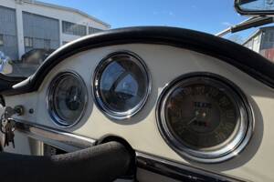 Image 9/23 of Alfa Romeo Giulia 1600 Spider (1963)