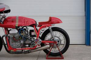 Image 18/44 of Moto Guzzi DUMMY (1972)