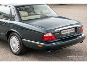 Bild 16/32 von Jaguar XJ 8 Executive (1998)