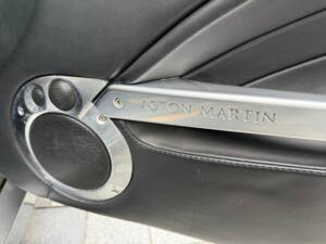 Image 45/49 of Aston Martin V12 Vanquish S (2005)