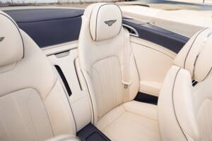 Imagen 11/22 de Bentley Continental GTC V8 (2020)