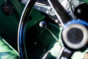 Image 9/50 of Morris Eight (1937)