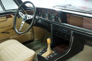 Bild 34/50 von BMW 3.0 CSi (1975)
