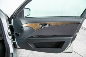 Bild 37/50 von Mercedes-Benz E 200 Kompressor T (2003)