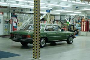 Image 11/50 de Mercedes-Benz 350 SE (1975)