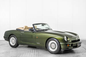 Image 5/50 of MG RV8 (1991)