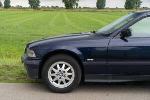 Bild 39/40 von BMW 316i (1998)