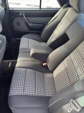 Immagine 21/39 di Mercedes-Benz 190 E 2.6 (1990)