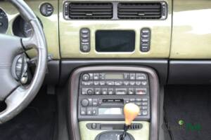 Image 45/50 of Jaguar XKR &quot;Silverstone&quot; (2000)