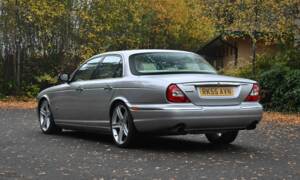 Image 3/50 of Jaguar XJ 8 4.2 (2006)