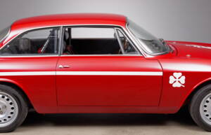 Bild 10/30 von Alfa Romeo Giulia GT 1300 Junior (1974)
