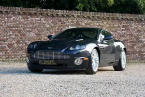 Image 32/50 of Aston Martin V12 Vanquish (2003)