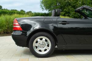 Afbeelding 25/50 van Mercedes-Benz SLK 200 (1998)